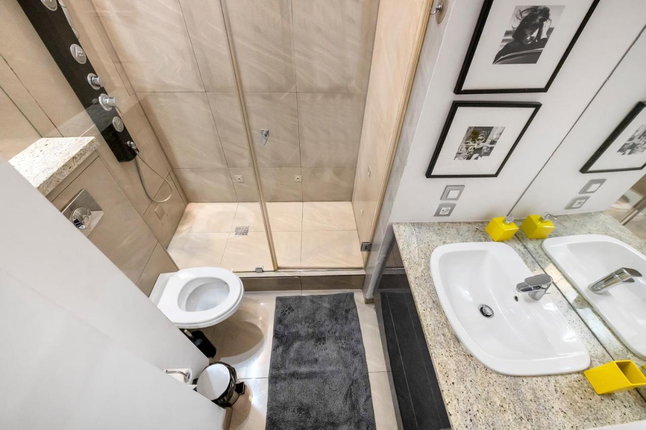 Amazing Apartment On Plac Zamkowy Warsaw Exterior photo